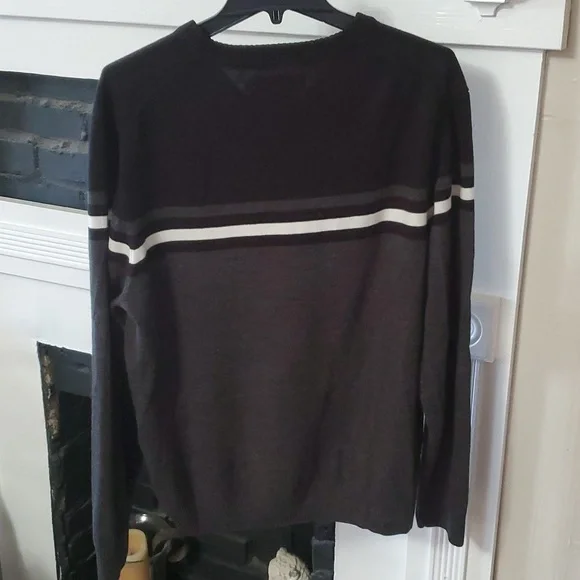 U.S. Polo Assn. Sweater - Picture 9 of 9